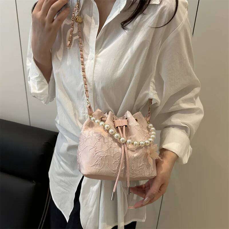 Sweet Butterfly Women Drawstring Bucket Shoulder Bags Versatile Ladies Crossbody Bag Clutch Fashion Girls Pearl Chain Handbags bag