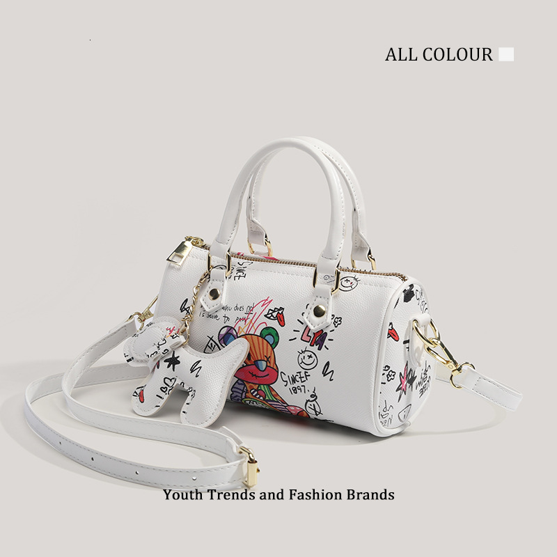 2025 New Graffiti Handbag Bear Bucket Fashion Single Shoulder Crossbody Bag ddmymoon