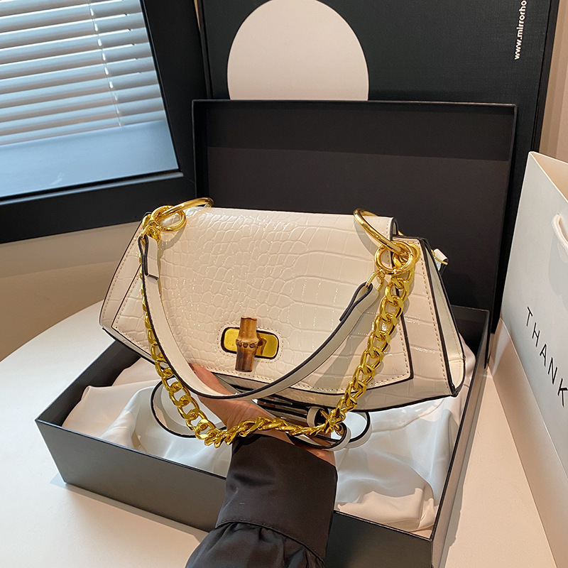 Luxury Bag Women's Bag Autumn Winter New High-end Niche Designer Bag Crocodile Pattern Retro Crossbody Bag Versatile Hot-selling Chain Shoulder B