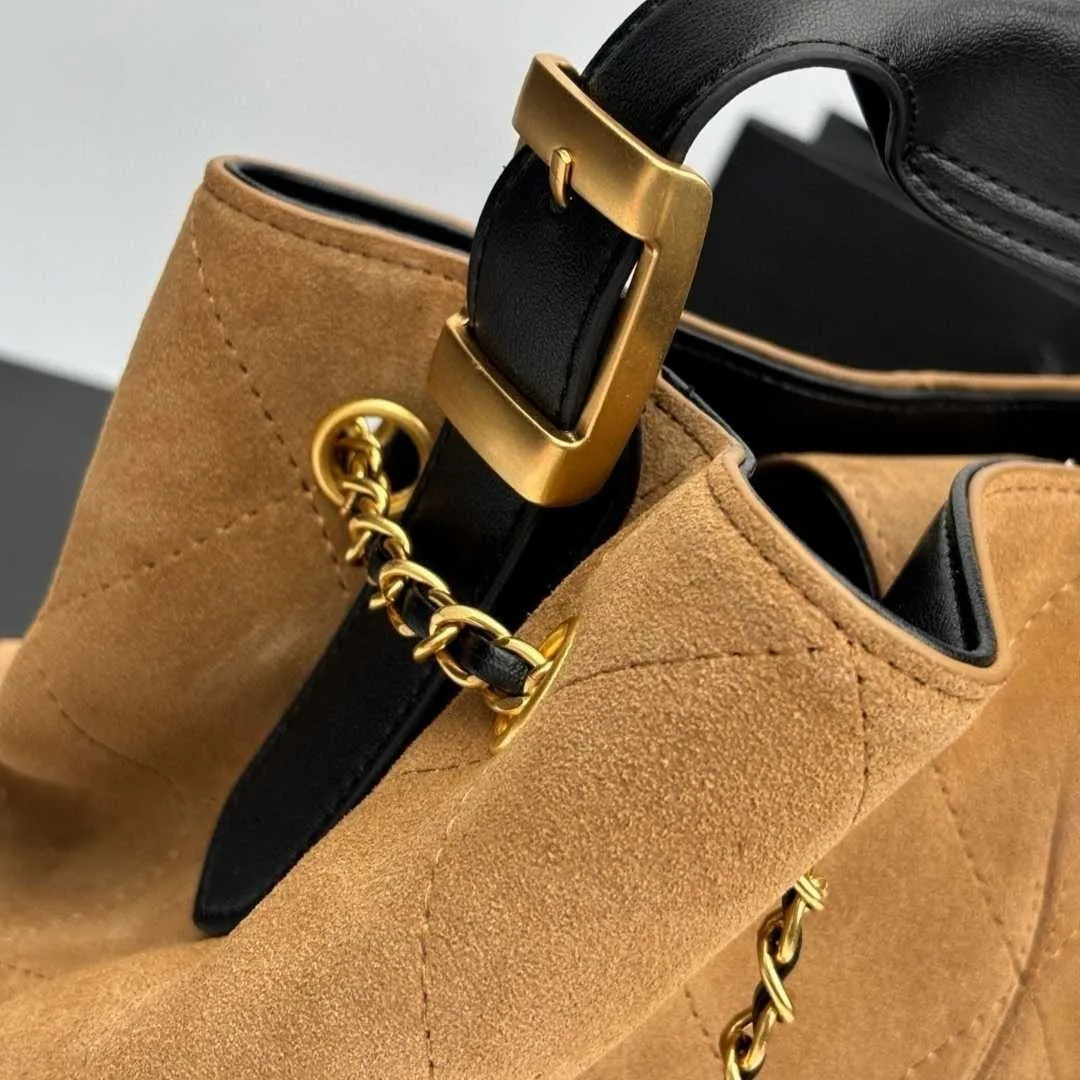 2025 New Women's Designer Genuine Suede Leather Checkered Shopping Bag With Chain Belt Women's Luxury Brand Handbag Outdoor Vacation Bag Wal