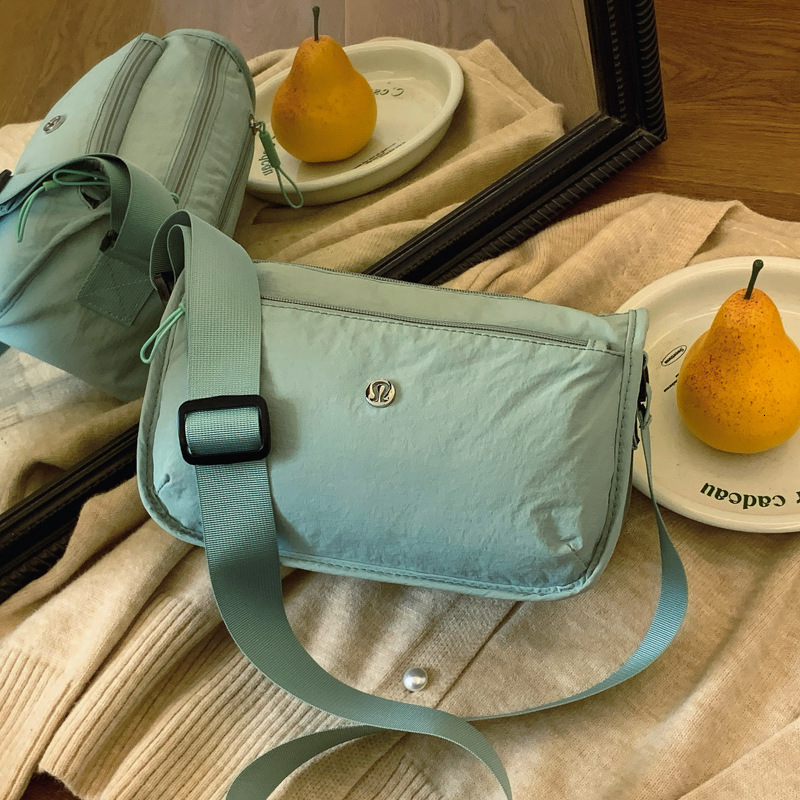 New Cross-border Women's Casual Nylon Shoulder Bag Japanese Style Small Crossbody Designer Bag Bag Waterproof Fashion Versatile Crossbody Luxury 