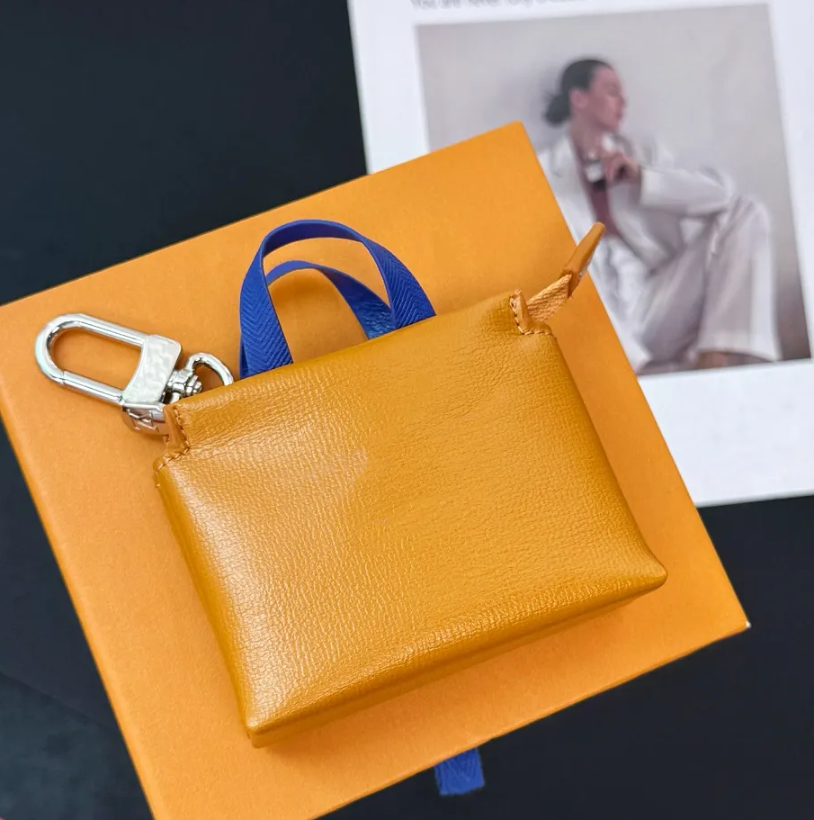 2025 Mini Shopper bag Designers Keychain For Women Luxury Brand Handmade Leather Keyring Bag Charm Pendant Full Letters Mens Key Chain