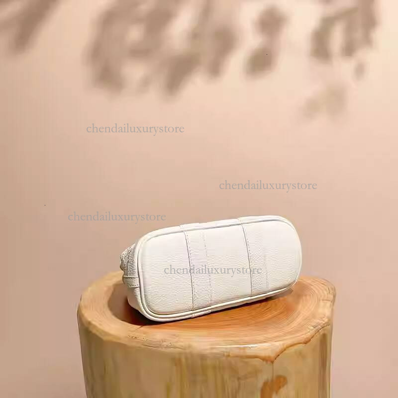 Luxury Chinese Style Women's Handbag Free Shipping Designer Song Jin Garden Bag Fashionable New Single Shoulder Armpit Bag