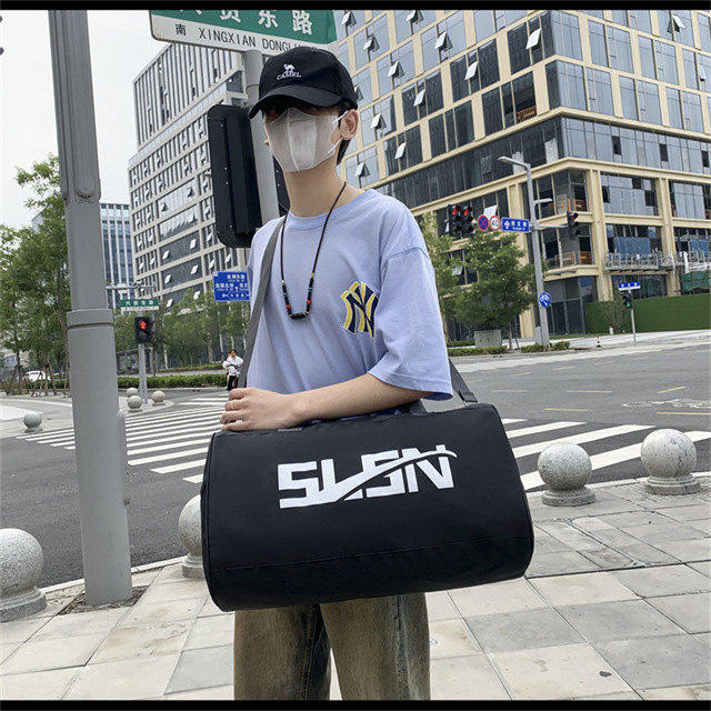 Large Capacity Simple Casual Travel Luxury Bag Bag For Men And Women Shoulder Handbag Designer Bag For Travel Fitness And Yoga