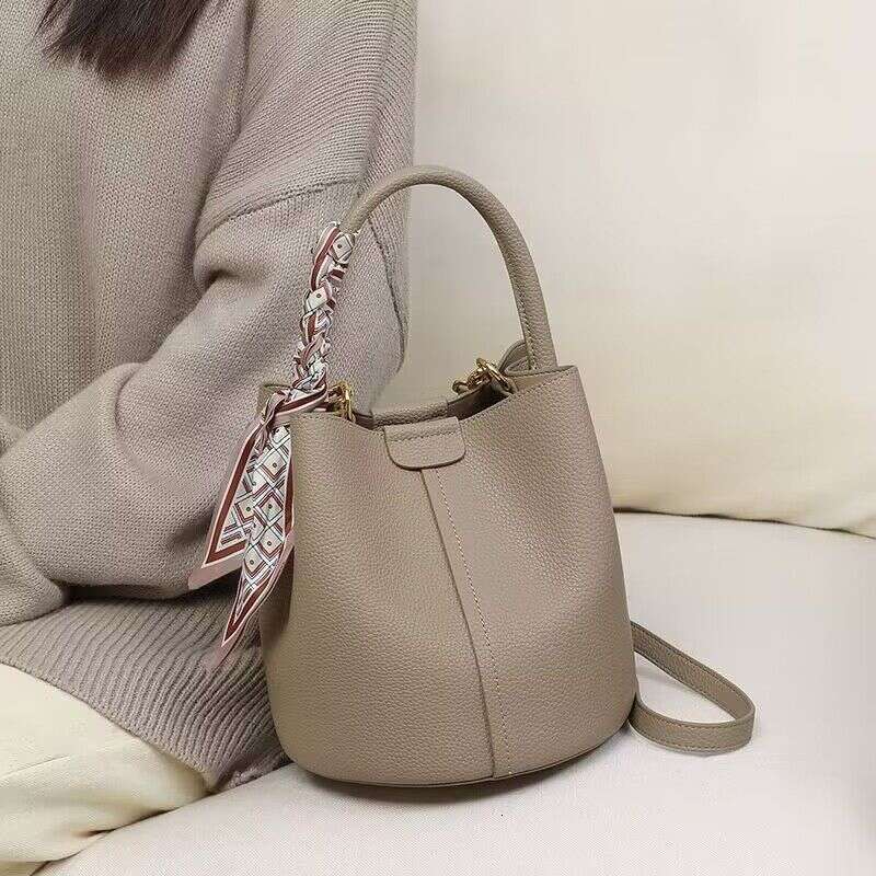 Top Layer Cowhide For Women, INS Style, Light Handbag, Large Capacity Crossbody Bag, Casual Niche Bucket Bag