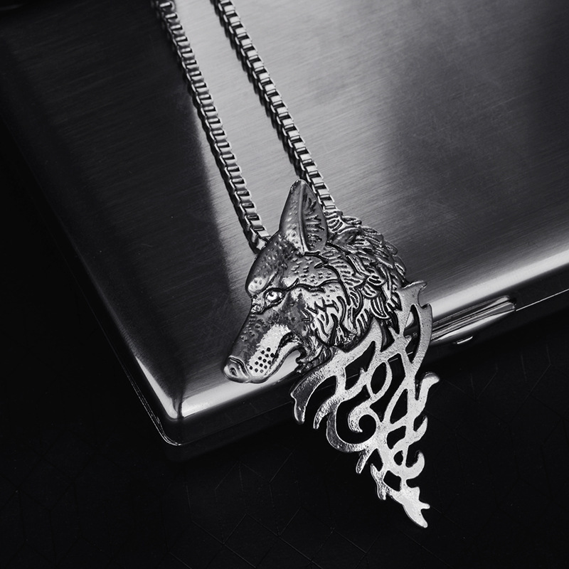 Men's Bold Wolf Head Fashion Personality Metal Animal Sweater Chain Necklace