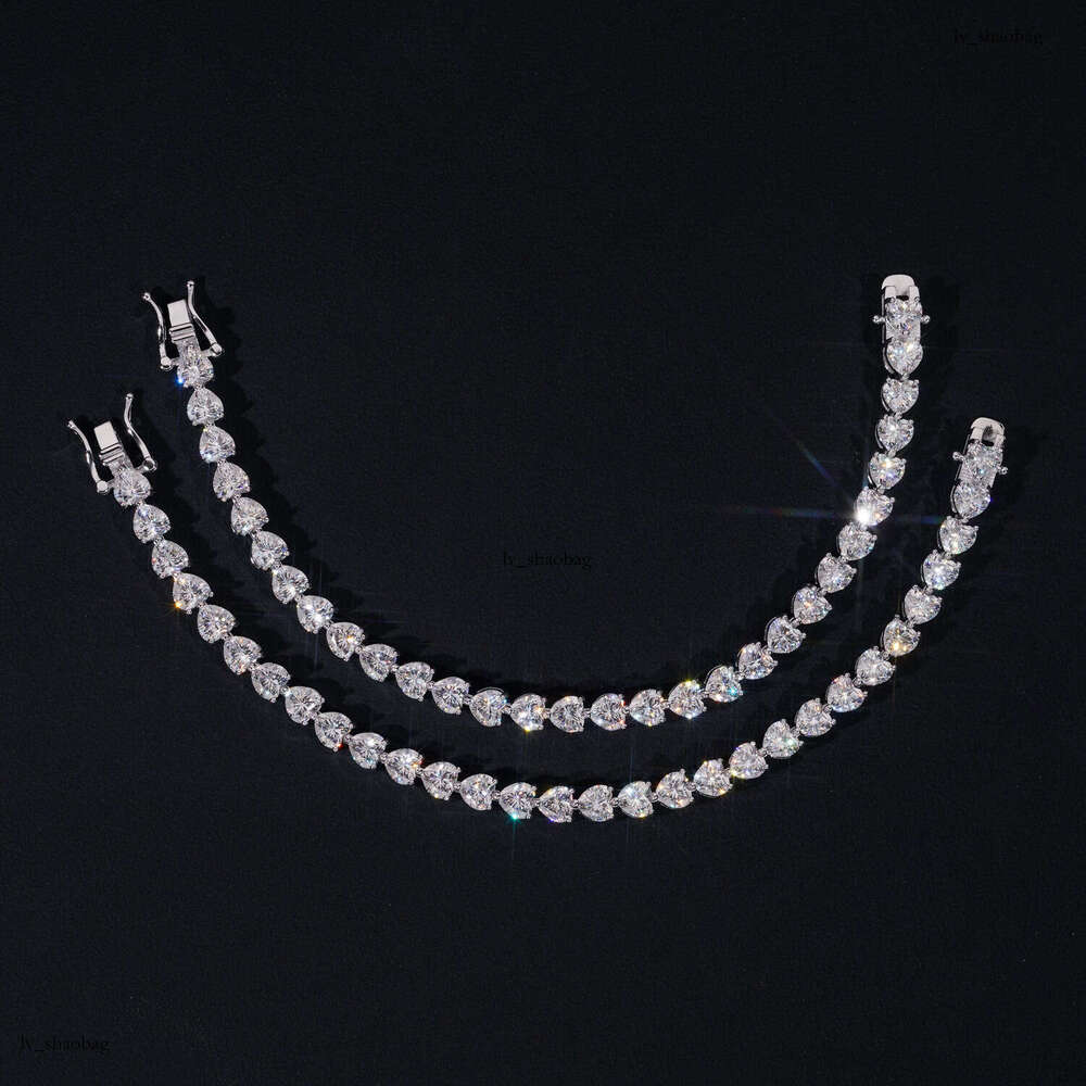 Fashion Jewelry Sier Inlaid Moissanite Heart-Shaped Bracelet