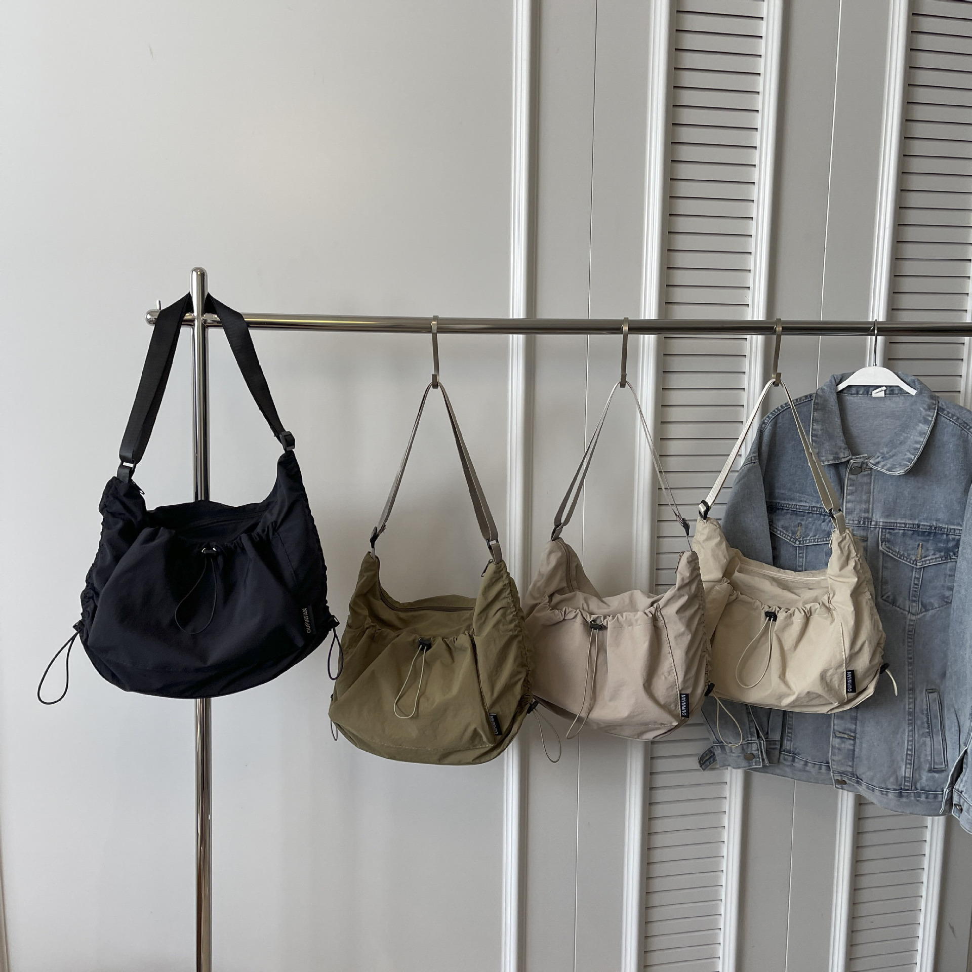 2025 New Women's Fashion Trendy Pleated Bag Large Capacity Crossbody Luxury Bag Bag Canvas Designer Bag Cross-border Trendy Casual Shoulder Bag
