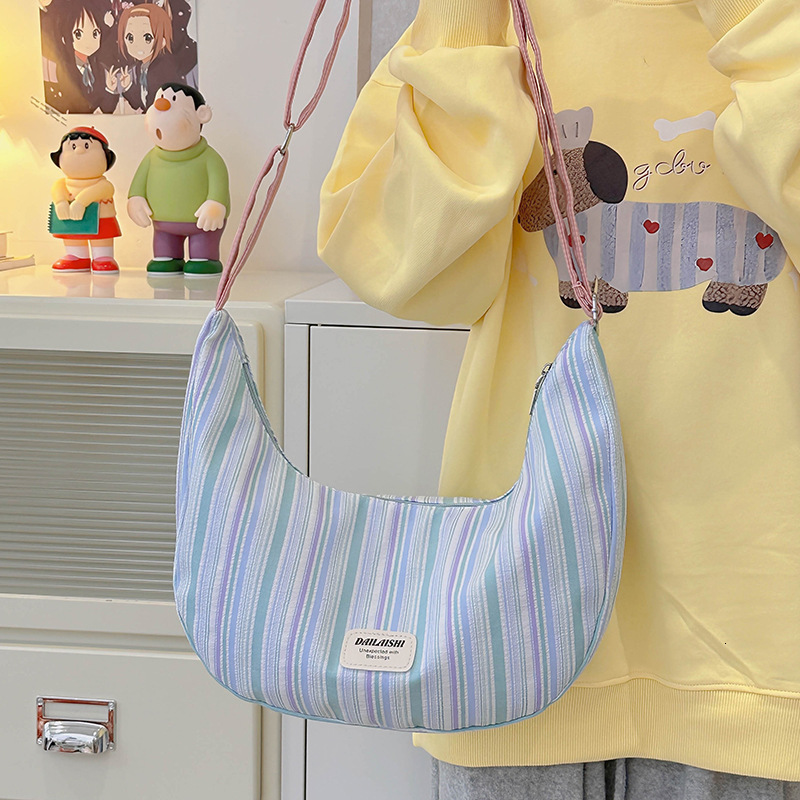 New Women's Canvas Trendy Designer Bag 2025 Fashion Popular Shoulder Bag Large Capacity Tutoring Commuting Crossbody Luxury Bag Dumpling Bag