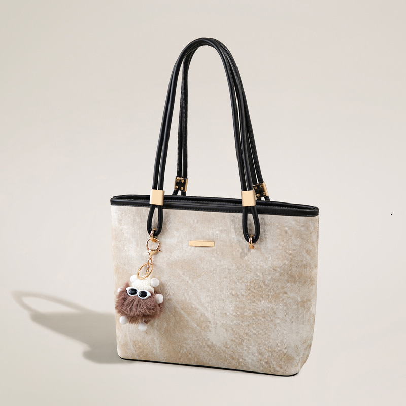 Niche Student Large Capacity Tote for Women Commuting Handbag Shoulder Bag ddmymoon