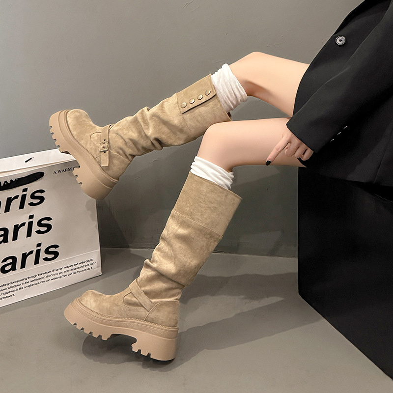 new Free delivery designer woman boots Martin boots comfortable and warm boots anti slip and wear resistant boots