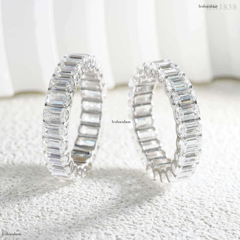 Hot Selling S Silver Emerald Cut Full Inlaid D Color Moissanite Single Row Unisex Plain Band Ring