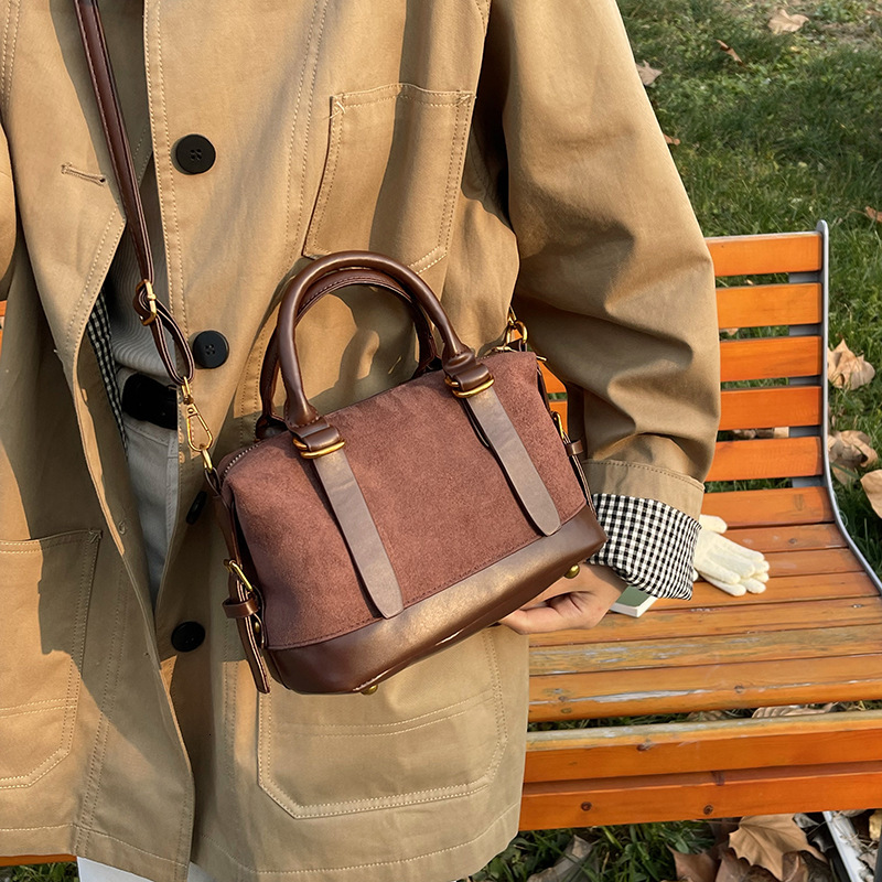 Vintage Suede Handbag For Women Winter New Cross-border Luxury Designer Bag Bag Bowling Bag Simple Shoulder Crossbody Pillow Bag