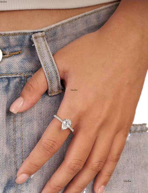 Ladies Single Dia Ring Trendy Water Drop Zircon for Wedding Engagement Fashion Rings