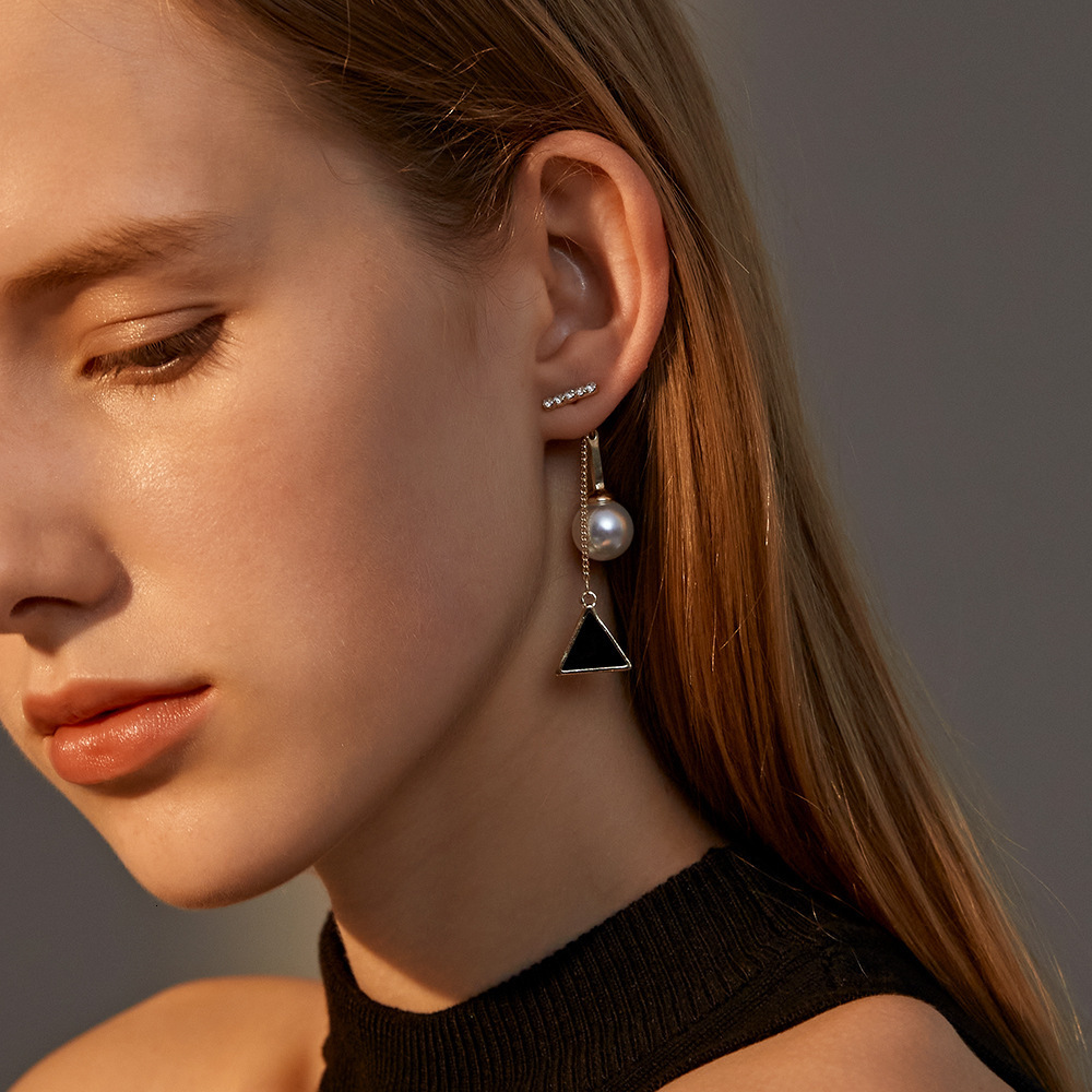 Ins Style Triangle Earrings For Women, Personality And Temperament Pearl Back Hanging Earrings, Fashionable Ear Accessories