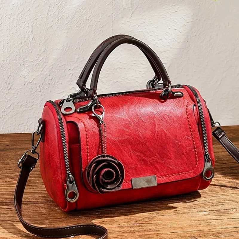 Fashion New Womens Bag Flower Decoration Womens Handbag Single Shoulder Crossbody Bag Z250809