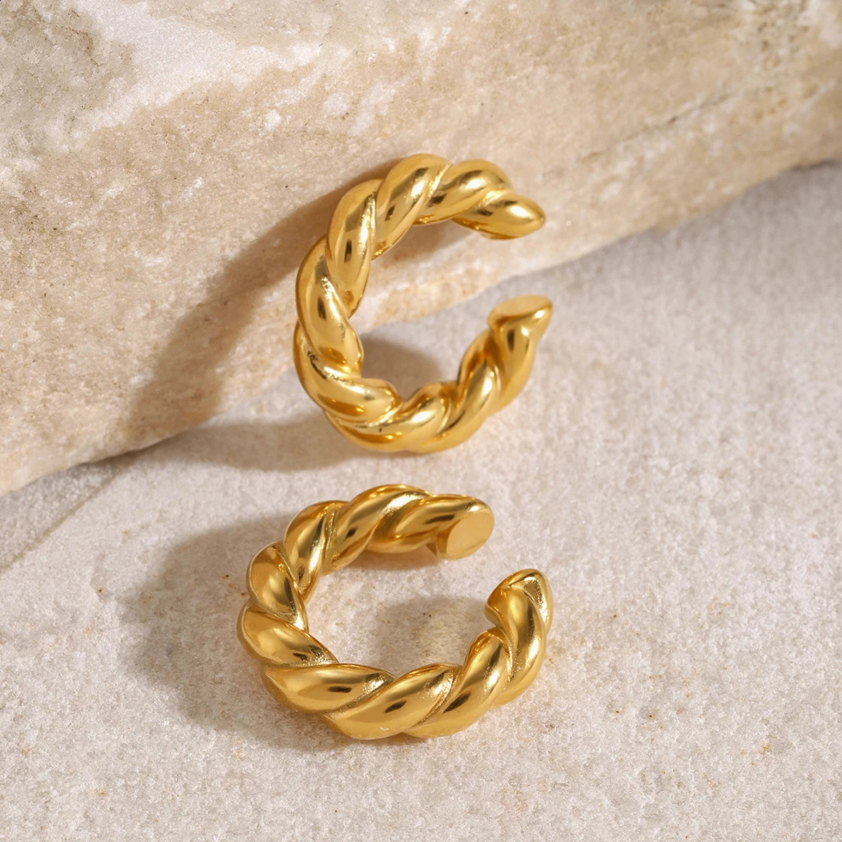 Uworld Stainless Steel Twist Golden Hoop Ear clip Waterproof Metal Unusual Statement Trendy Jewelry for Occident Women Party 250807