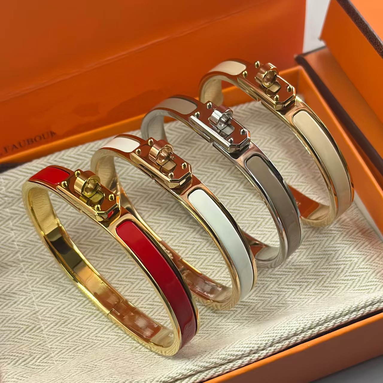 2025 New Lock Head Cuff Bracelet Brand H Bracelet Women's Fashion Enamel 18k Gold Bracelet Men's High Quality Stainless Steel Luxury Jewelry