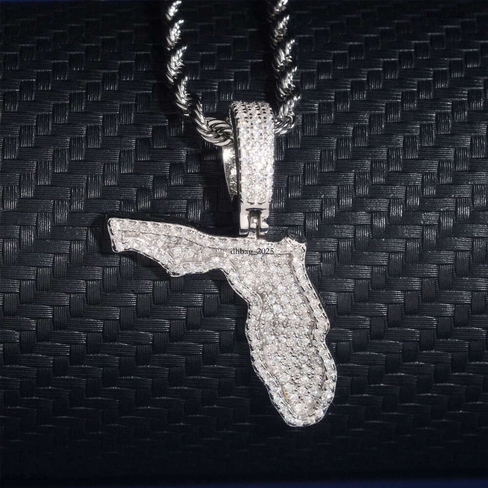 Hot Selling Sier Moissanite Hiphop Full Dia Personalized Map Plate Pendant Can Be Worn With 5MM Tennis Chain