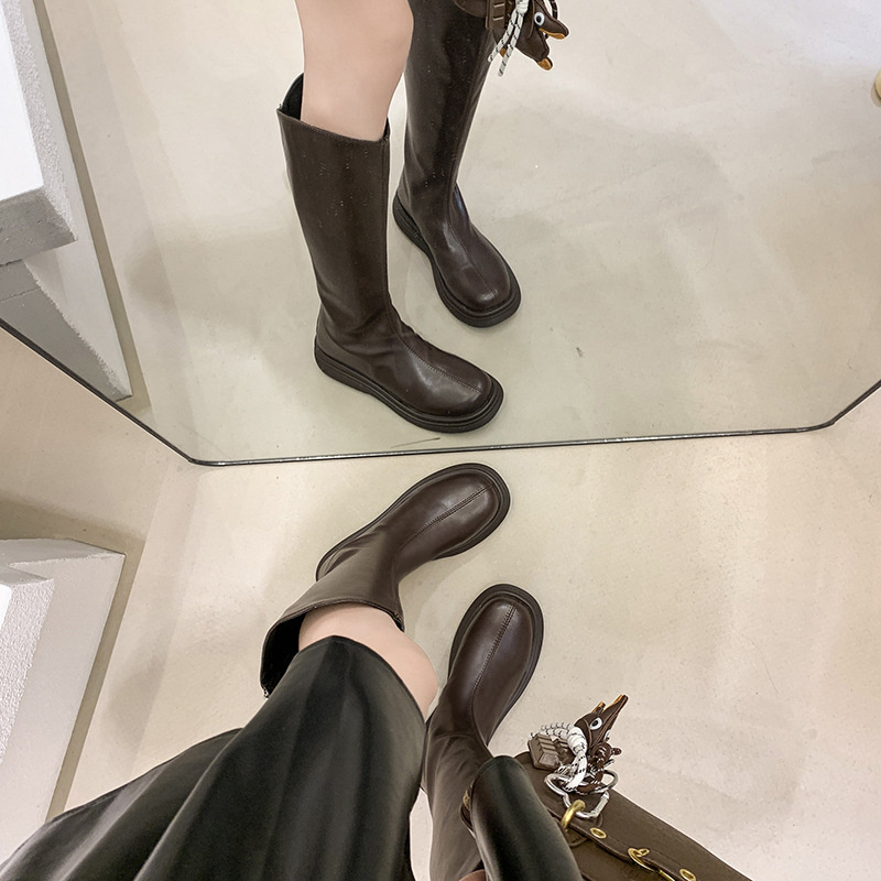 new Free delivery designer woman boots Martin boots with minimalist design mid length boots fashionable and comfortable single boots