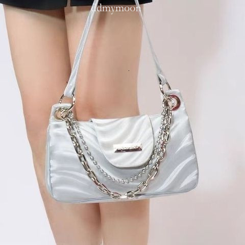 Mercerized Silver High-End Feel Underarm Crossbody Chain Trendy Sweet Cool Bag for Women ddmymoon