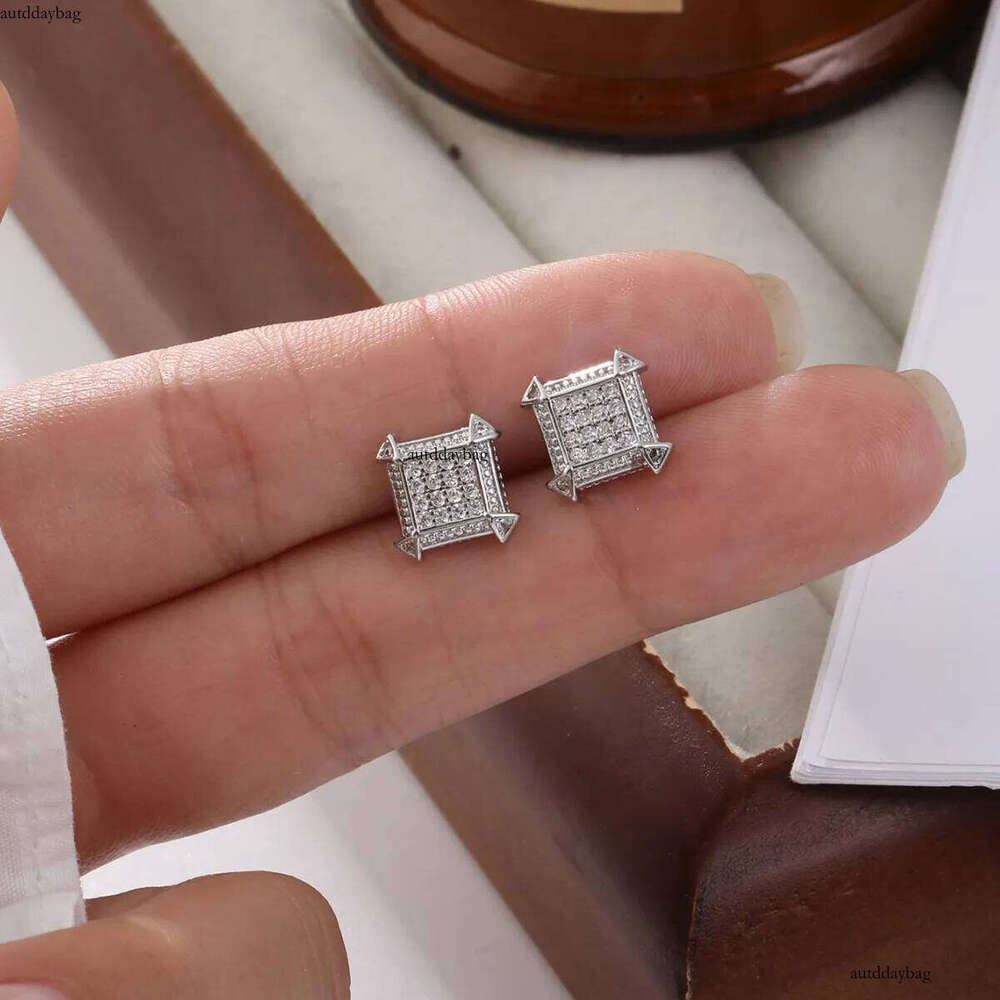 2025 Hiip Hop Top Sell Stud Earrings Vintage Jewelry Sier Gold Plated Pave White 5A Cubic Zircon CZ Dia Party Simple Fashion Women Earring Gift