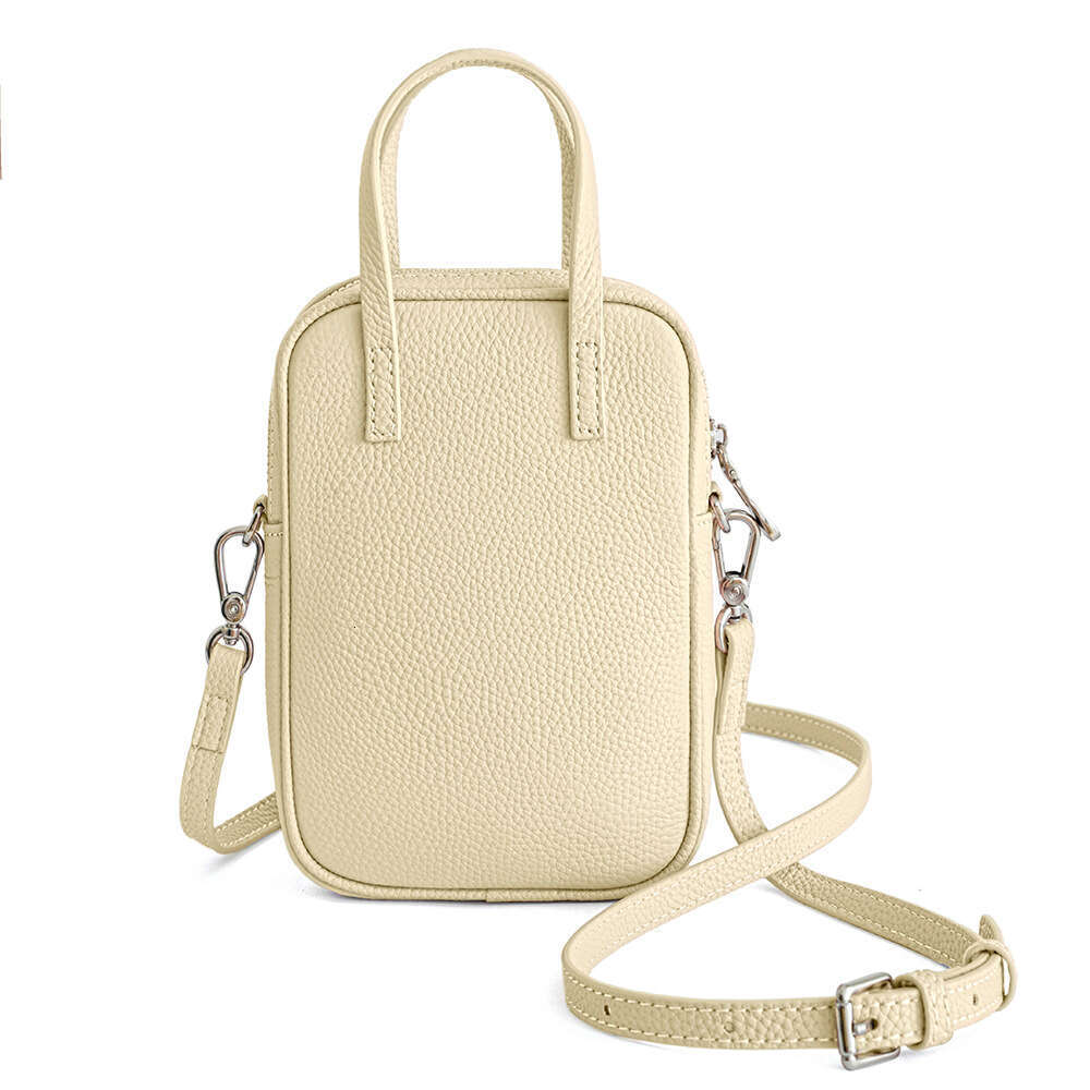 Women's Casual Versatile Lightweight Handbag Top Layer Cowhide New Crossbody Phone Bag designer wallet B5 B5