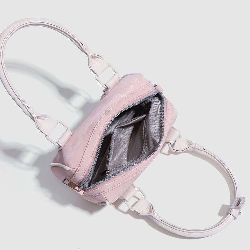 Sweet Girl Handbag 2025 New Niche Design Cute Boston Commuter Versatile Shoulder Crossbody Bag