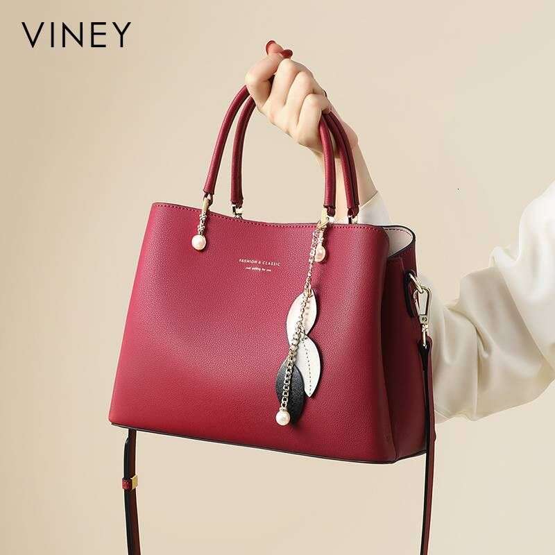 Gift Handbag New Women's Middle-aged Messenger Birthday High-end Genuine Leather Bag