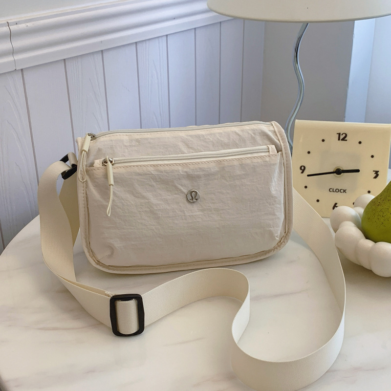 New Cross-border Women's Casual Nylon Shoulder Bag Japanese Style Small Crossbody Designer Bag Bag Waterproof Fashion Versatile Crossbody Luxury 