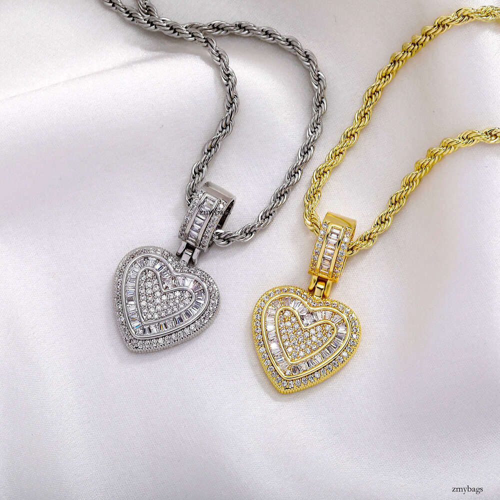 Niche Gold-Plated Heart Collarbone Metal Hip-Hop Accessories Sweater Chain Women Pendant Necklace Jewelry