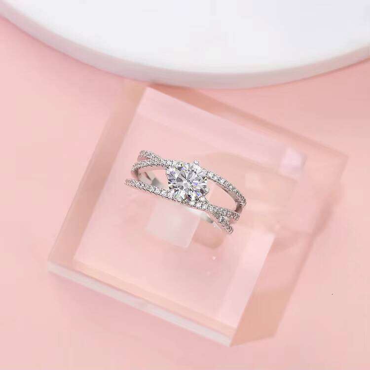 Custom 1CT VVS White Gold Solitaire Moissanite Wedding Engagement Ring for Women with GRA Certificate