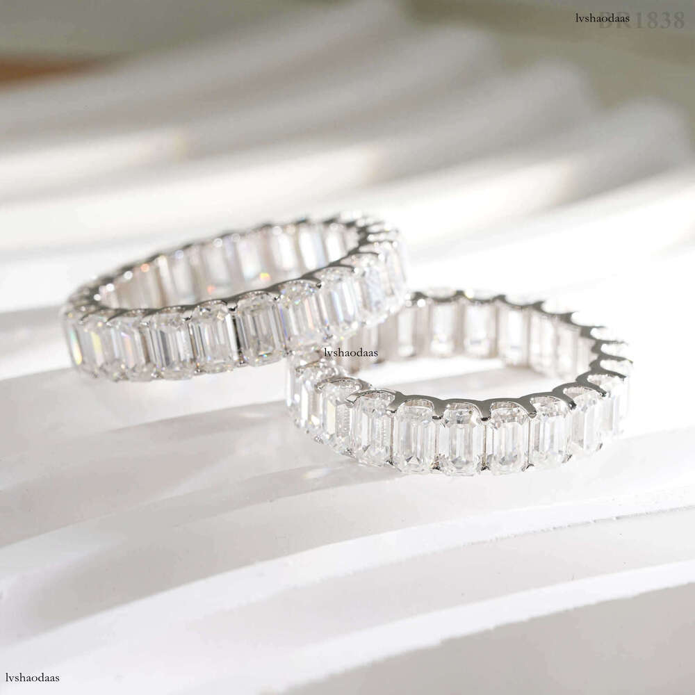 Hot Selling S Silver Emerald Cut Full Inlaid D Color Moissanite Single Row Unisex Plain Band Ring