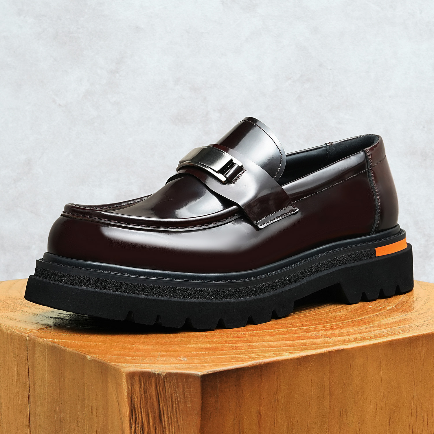 Men's shoes, thick-soled for height increase, European square toe style, large size 46, bright leather with split beads, made of genuine.