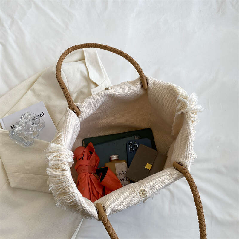 Designer Bags New Simple Solid Color Stylish Niche Beach Fashion Tassel Large Capacity Tote Bag