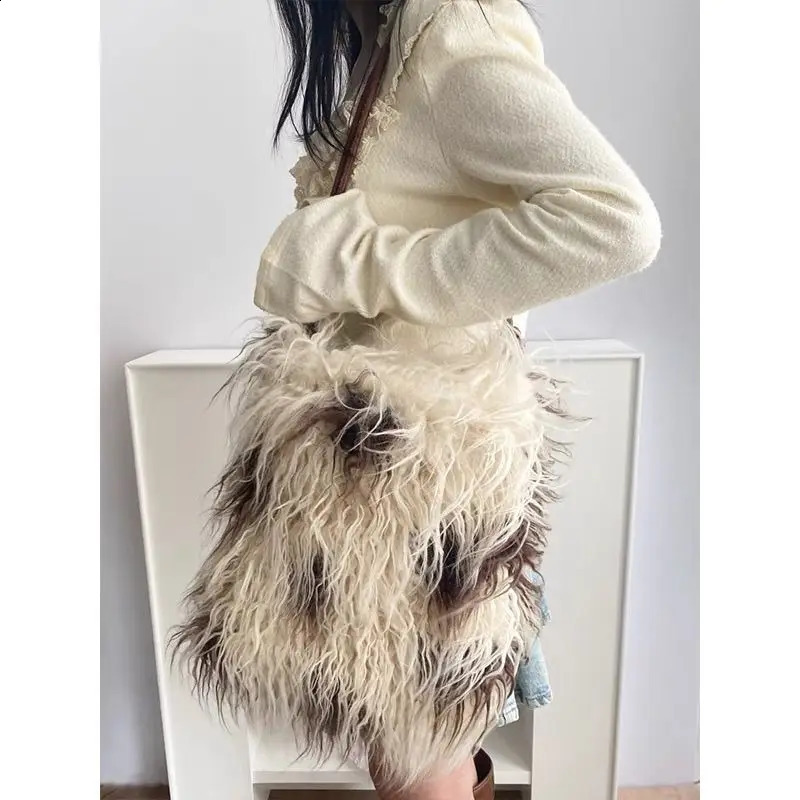 Niche Single Shoulder Crossbody Underarm Bags Womens Autumn Winter Plush Tote Bag 250809