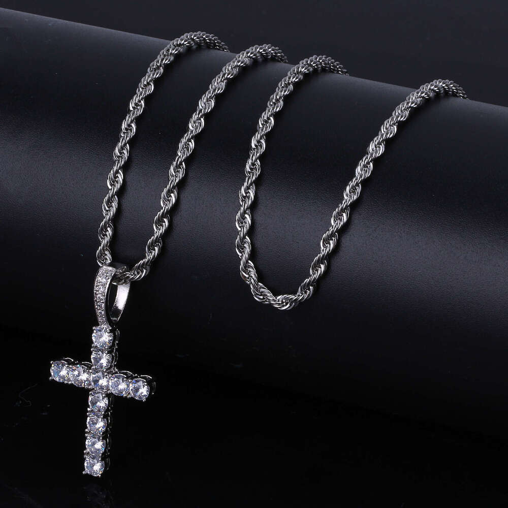 Hip Hop Dia-Encrusted Cross Sterling Silver Pendant for Men, Simple and High-End Twist Chain Necklace