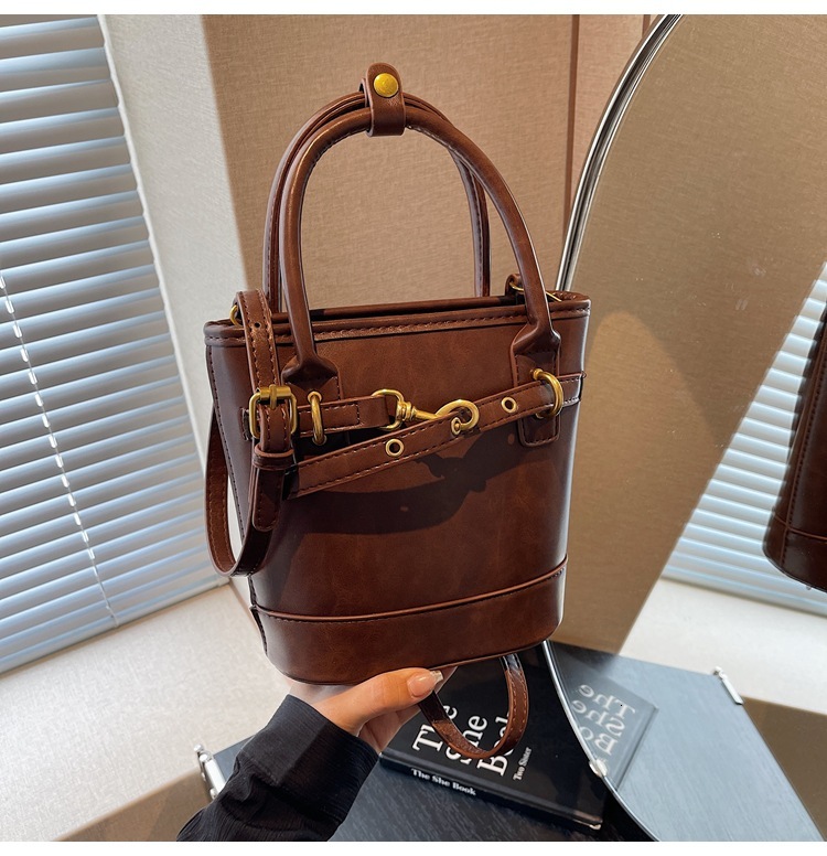 Niche Bags For Women 2025 New Autumn Winter Vintage Versatile Luxury Bag Handbag Crossbody Bag High-end Feel Designer Bag Cross-border Wholesale Bucke
