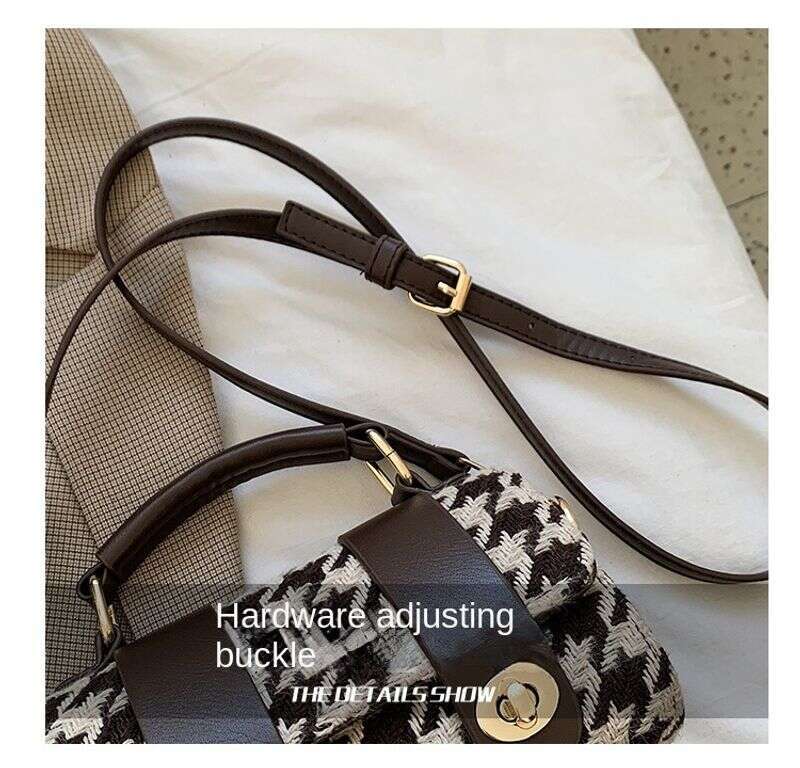 Niche Design Female Senior Sense Of Europe The United States Retro Autumn And Winter Commuting Boston Crossbody Bag