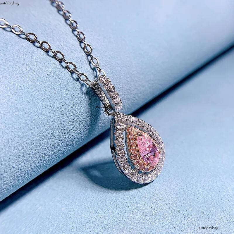 2024 Choucong Ladies Jewellery Water Drop Pendant Stunning Sterling Sier Pear Cut Pink Moissanite Dia Party Women Wedding Beach Cicle Necklace Gift