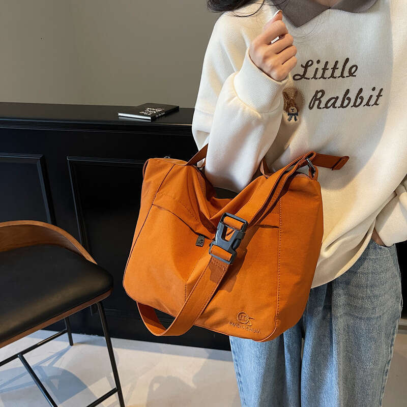 Hot Selling Large Capacity Handheld Tote Commuting Crossbody For Women Casual Simple Lightweight Student Class Shoulder Bag Designer Bags