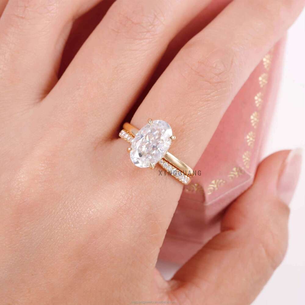 Custom Solid Gold Women Wedding Jewelry 2CT Oval VVS Dia Moissanite Engagement Ring Set