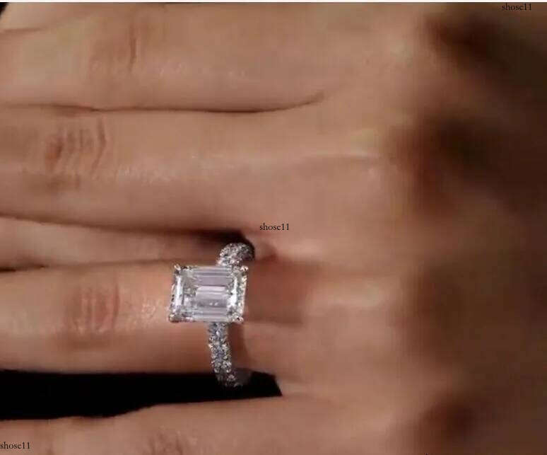 Rulalei Brand Designer Jewelry Wedding Rings Gorgeous Sterling Sier Fill Emerald Cut White Topaz CZ Dia Zircon Party Women Eternity Band Ring Gift