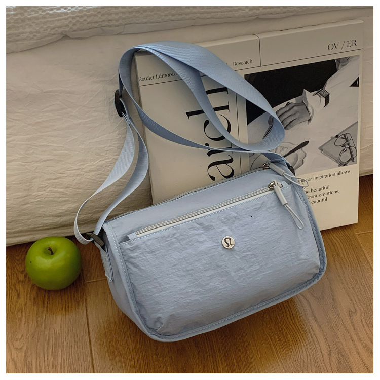 New Cross-border Women's Casual Nylon Shoulder Bag Japanese Style Small Crossbody Designer Bag Bag Waterproof Fashion Versatile Crossbody Luxury 