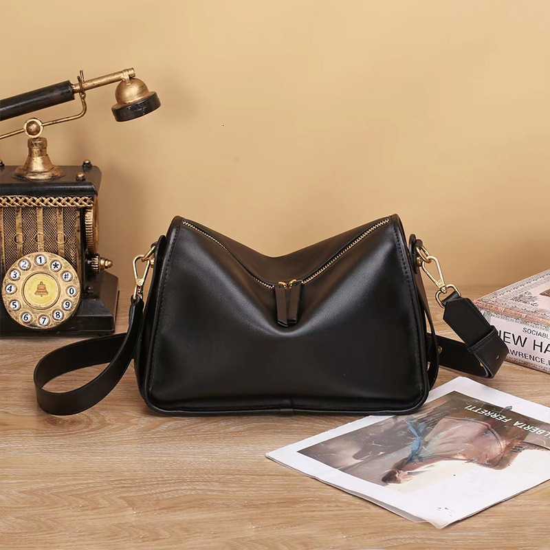 2025 New Luxury Handbag High Quality Niche Leather Large Capacity Women's Crossbody Bag Free Shipping Designer Luxury Single Shoulder Underarm Wo
