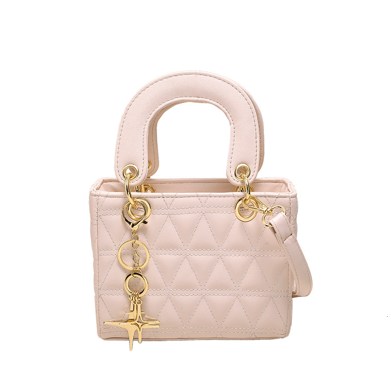 Free Shipping Designer 2025 New Fashion Korean Lady Bag, Fashionable And Compact, Casual And Simple, Internet Celebrity Design Princess Diana Bag