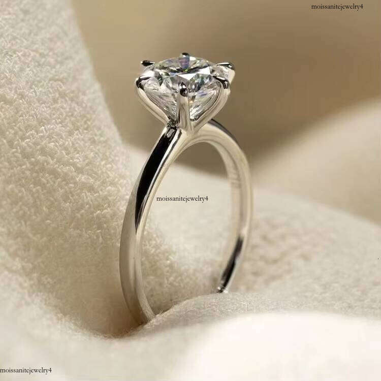 Hot Selling Six Claws Engagement D-VVS Moissanite 1ct White Gold Plated Sterling Sier Ring