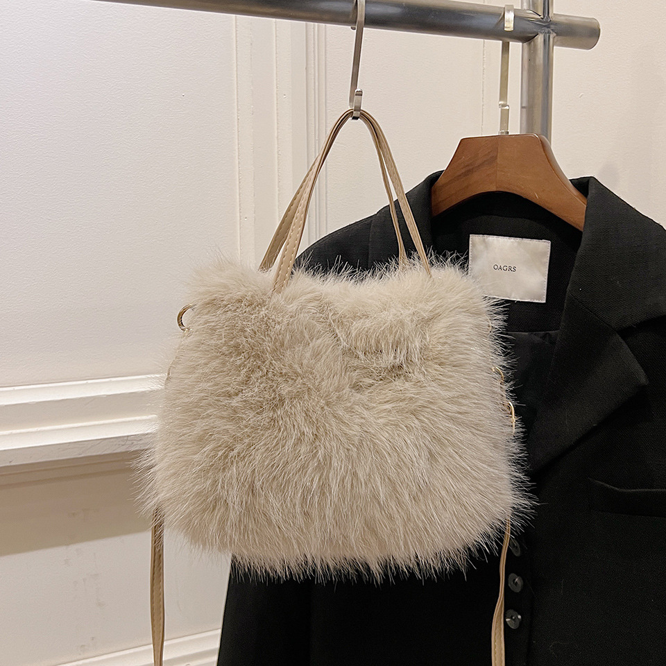 New Fashion Versatile Autumn Winter Small Square Bag Single Shoulder Crossbody Bag For Women Korean Designer Bag Fashion High-end Plush Luxury Bag Und