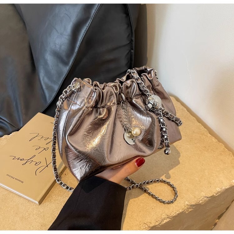 Free Shipping Designer Bag Niche Design Bag Luxury Bag For Women 2025 New Fashion High-end Chain Shoulder Crossbody Bag Wrinkled Cloud Bag