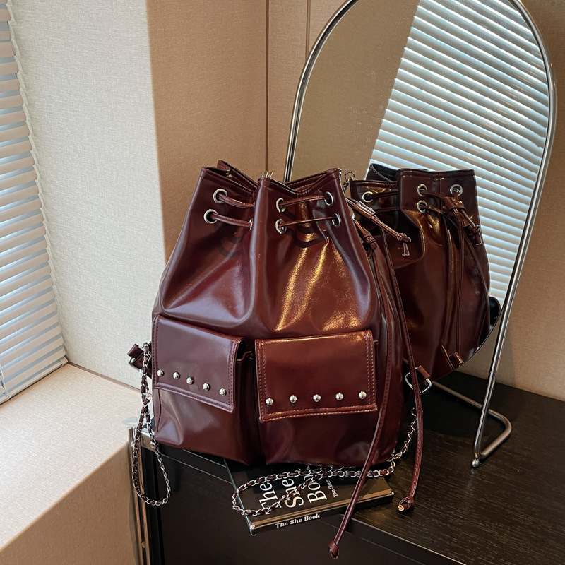 New Women's Designer Bag Fashion Solid Color Motorcycle Style Luxury Bag Korean Version Cross-border Wholesale Retro Backpack Large Capacity Tren